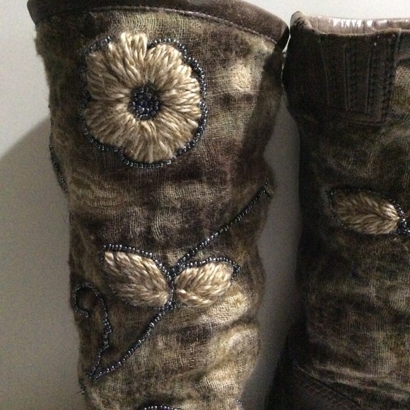 Unusual Bunker leather embroidered slouch boots - Picture 3 of 16
